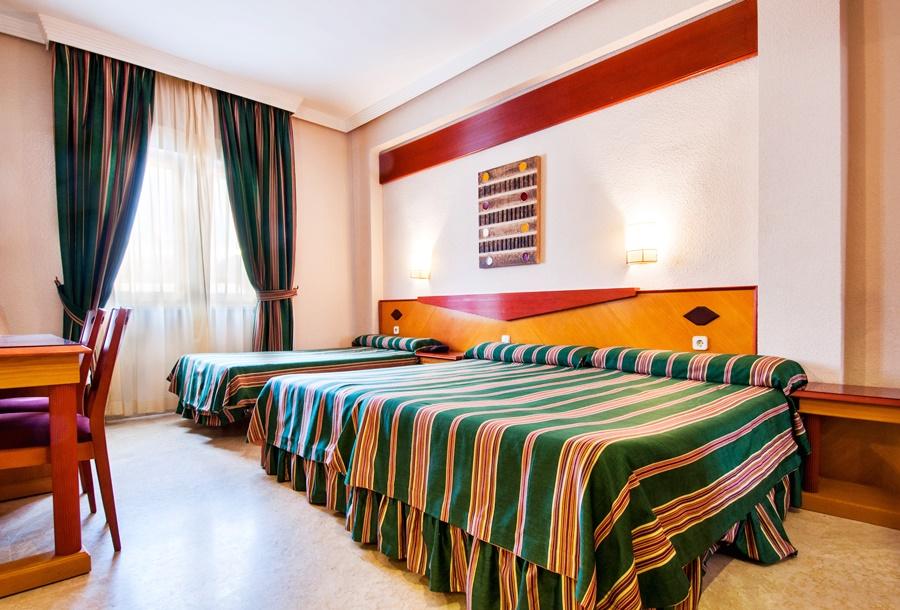Hotel Del Val - Parking Gratuito Andújar Kültér fotó