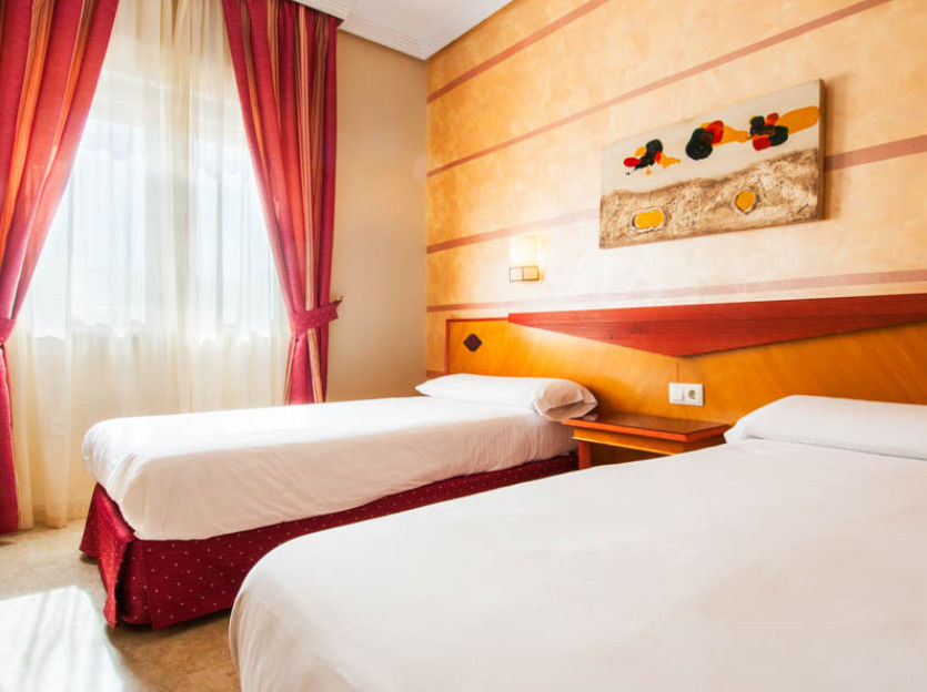 Hotel Del Val - Parking Gratuito Andújar Kültér fotó