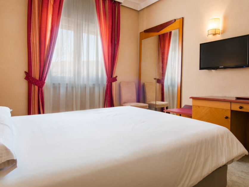 Hotel Del Val - Parking Gratuito Andújar Kültér fotó