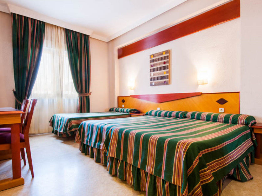 Hotel Del Val - Parking Gratuito Andújar Kültér fotó