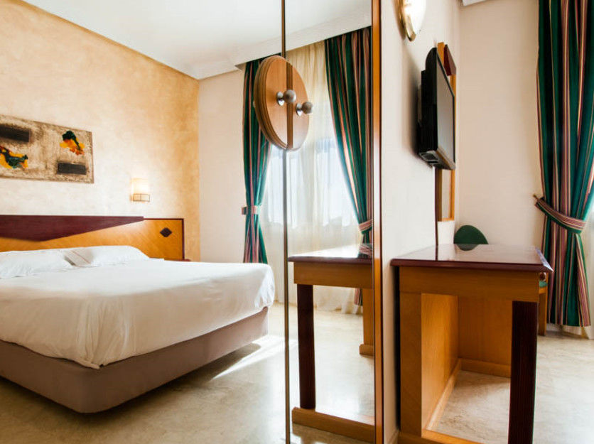 Hotel Del Val - Parking Gratuito Andújar Kültér fotó